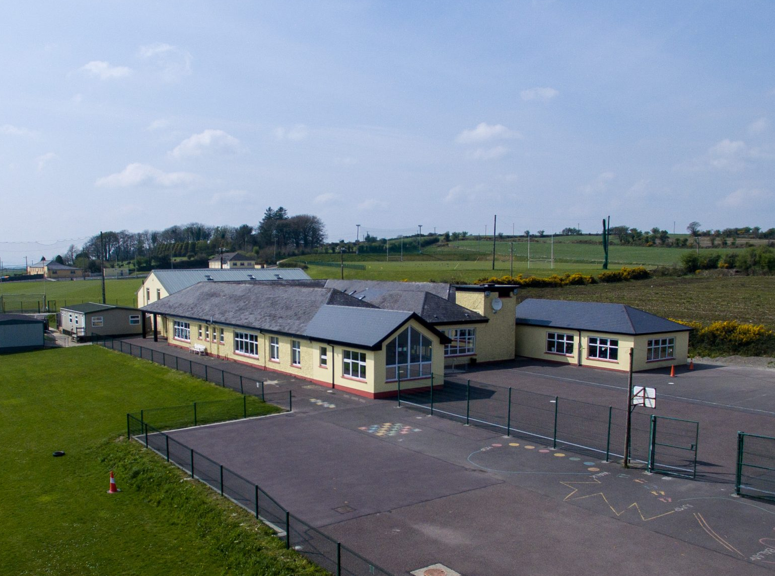 Brick Legends Ireland - Newcestown NS<BR>(Jnr & Snr Infants)</b>